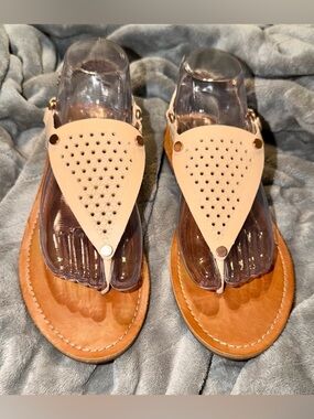 Lucky Brand Women’s Nude Leather T-Strap Style Sandals